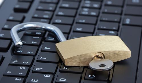 Online-Ausbildung Datenschutzbeauftragter Schloss auf Tastatur